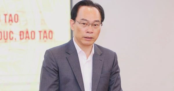 Bộ trưởng GD-ĐT: Không phân luồng bằng cách đặt ra 'rào chắn' vào lớp 10