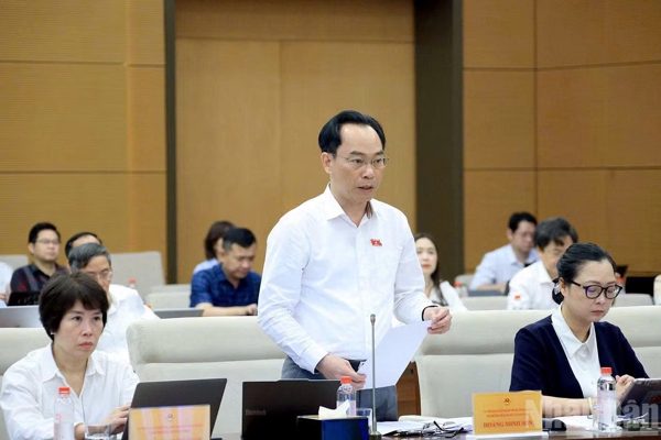 Bộ trưởng GD-ĐT nghiêm túc rút kinh nghiệm khi để thiếu sách giáo khoa