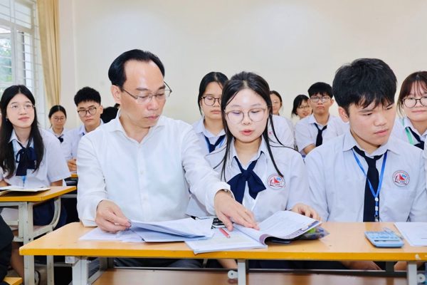 Bộ trưởng GD-ĐT: Trường chuyên có sứ mạng tạo nguồn tài năng, nhân tài