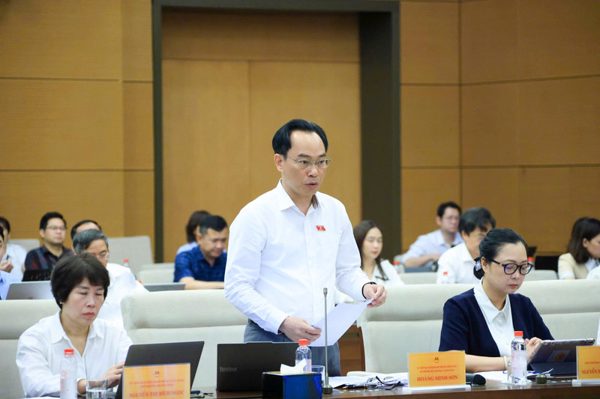 Bộ trưởng Hoàng Minh Sơn: Sang năm không thể để xảy ra việc thiếu sách giáo khoa