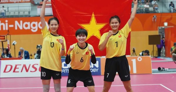 Bộ trưởng Lâm Thị Phương Thanh chúc mừng đội tuyển cầu mây giành HCV ASIAD