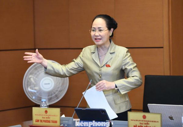 Bộ trưởng Lâm Thị Phương Thanh: 'Đi mỏi chân chỉ có nhà san sát, rất bức bối về không gian'