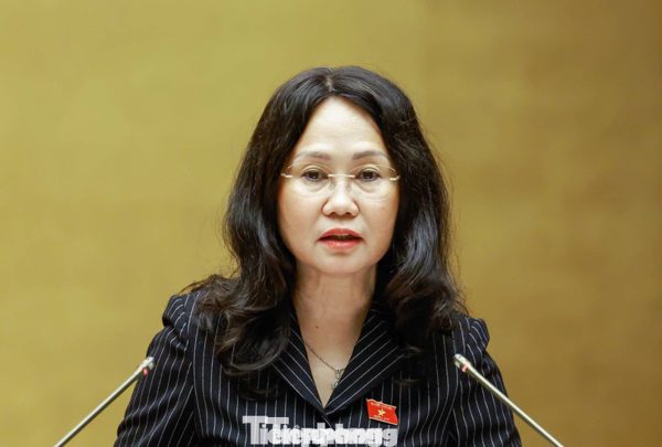 Bộ trưởng Lâm Thị Phương Thanh trình Quốc hội việc di dời 3 di tích tại Bắc Ninh