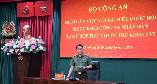 Bộ trưởng Lương Tam Quang làm việc với đại biểu Quốc hội thuộc khối Công an nhân dân dự Kỳ họp thứ 2, Quốc hội khóa XVI
