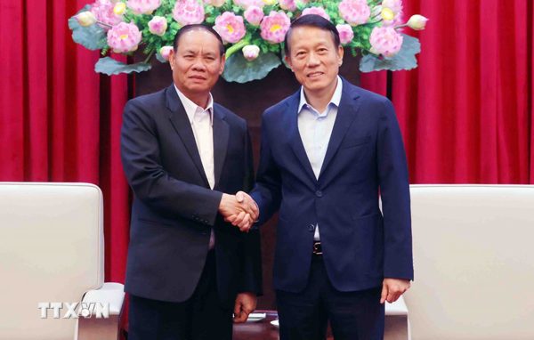 Bộ trưởng Lương Tam Quang tiếp Thường trực Ban Bí thư Trung ương Đảng Nhân dân Cách mạng Lào