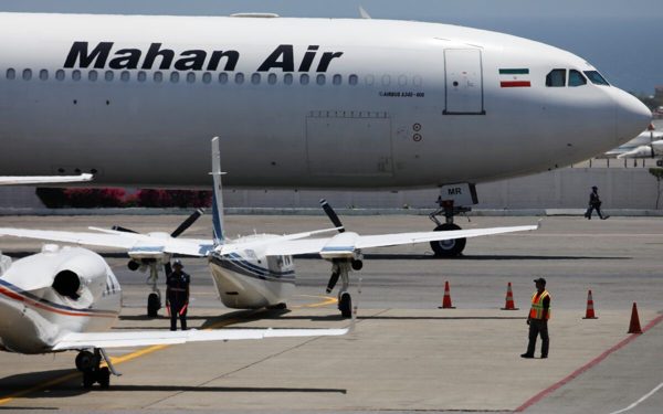 Bộ trưởng Mỹ băn khoăn: Mỹ trừng phạt hàng không, phái đoàn Iran về bằng cách nào?