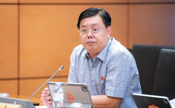 Bộ trưởng Nội vụ kể chuyện cháu nhỏ mong giữ tên trường khi sáp nhập