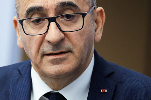 Bộ trưởng Nội vụ Pháp nộp đơn từ chức vì bạo loạn, ông Macron từ chối