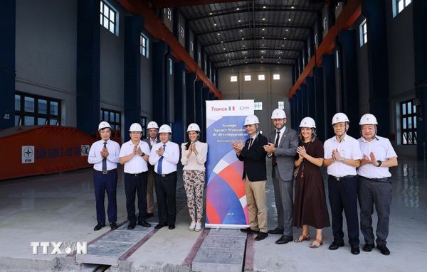 Bộ trưởng ủy nhiệm Pháp ngữ, Đối tác quốc tế và Pháp kiều làm việc tại Phú Thọ
