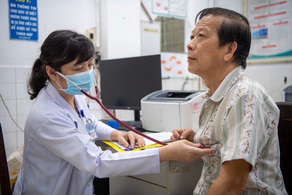Bộ trưởng Y tế: Không có quy định mỗi bệnh nhân được khám tối thiểu 6 phút