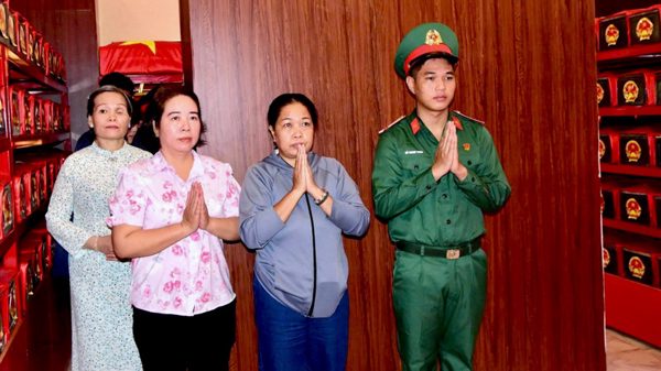 Bộ Tư lệnh Thành phố Hồ Chí Minh gặp mặt thân nhân cán bộ, chiến sĩ Đội K74