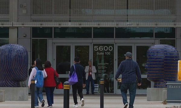 Bộ Tư pháp Mỹ ra tối hậu thư với California trước bầu cử giữa kỳ