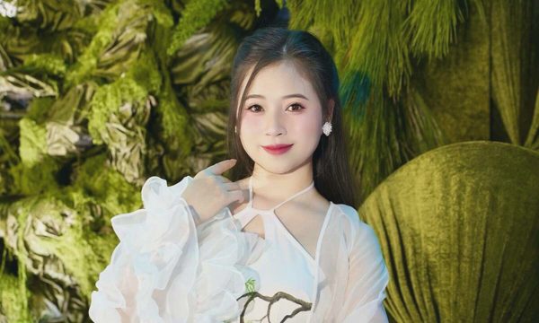 Bỏ việc đi học Chèo, cô gái Bắc Ninh thành thủ khoa