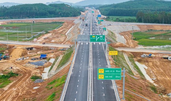 Bộ Xây dựng đề xuất cơ chế đặc thù để mở rộng cao tốc Bắc - Nam lên 6 làn xe