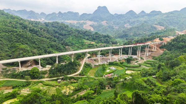 Bộ Xây dựng: Nhiều dự án giao thông trọng điểm có kết quả giải ngân thấp
