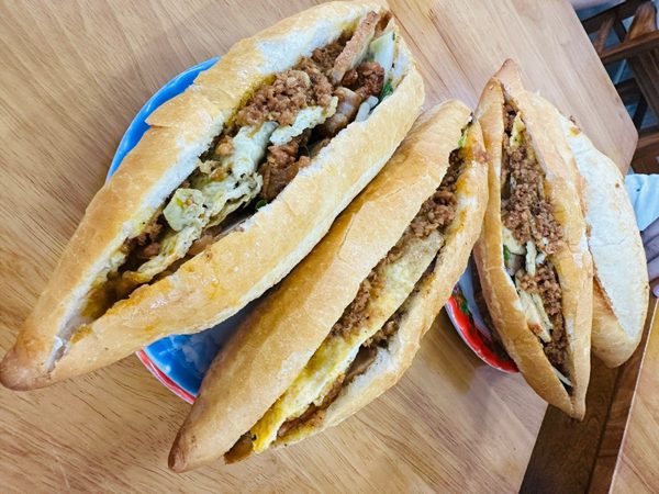 Bộ Y tế chỉ đạo khẩn vụ 18 người nghi ngộ độc bánh mỳ ở Quảng Ngãi