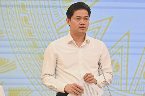 Bộ Y tế "có nghe" việc nâng giá thuốc, thiết bị y tế trước khi về Việt Nam