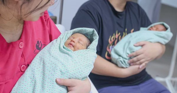 Bộ Y tế nói về đề xuất hỗ trợ tiền, BHYT các vợ chồng sinh 2 con gái