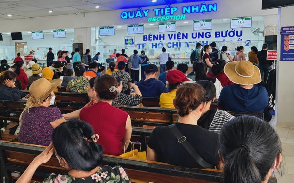 Bộ Y tế xem xét tăng tỉ lệ thanh toán bảo hiểm y tế đối với thuốc đặc trị giá cao