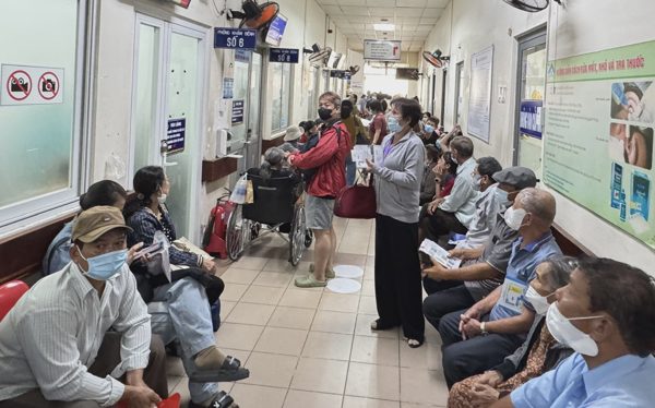 Bộ Y tế yêu cầu các bệnh viện công lập không lạm dụng dịch vụ theo yêu cầu