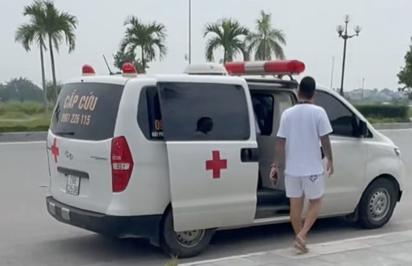 Bộ Y tế yêu cầu khẩn vụ gia đình phải trả 9,5 triệu để đưa bệnh nhân về nhà 16km