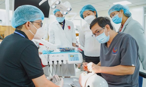 Bọc răng sứ không đúng cách nguy cơ mất răng thật