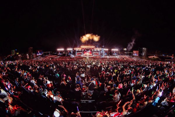 Bóc tách lợi nhuận từ siêu concert cả vạn người