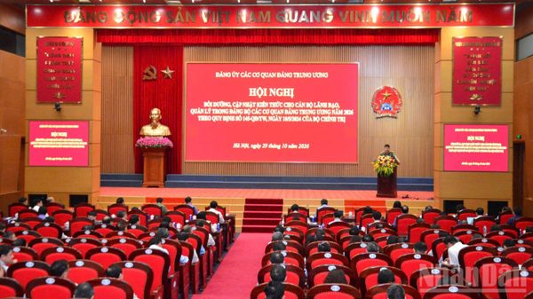 Bồi dưỡng, cập nhật kiến thức cho cán bộ lãnh đạo, quản lý các cơ quan Đảng Trung ương