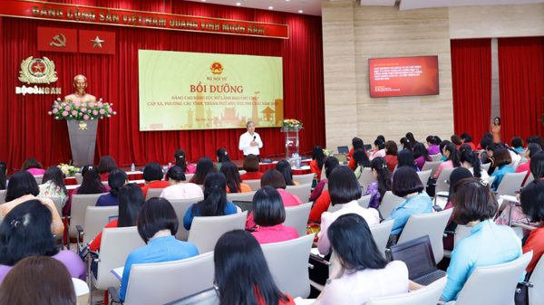 Bồi dưỡng nâng cao năng lực nữ lãnh đạo cấp xã khu vực phía bắc