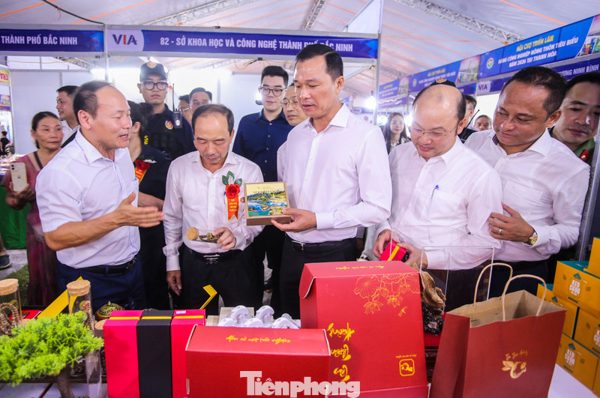 Bồi hồi vị quê tại hội chợ kết nối hàng công nghiệp nông thôn