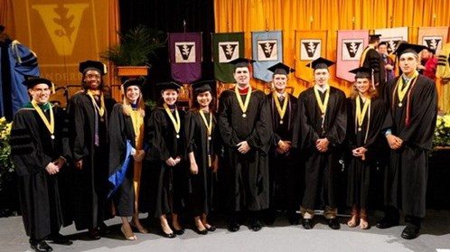 Bốn người trẻ Việt được vinh danh trên thế giới