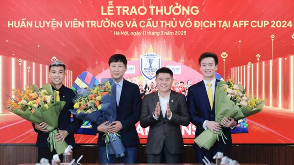 Bóng đá Việt Nam cần một nền tảng phát triển bền vững