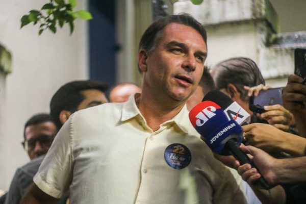 Brazil triệu tập nhà ngoại giao Argentina liên quan việc ông Bolsonaro sang Mỹ
