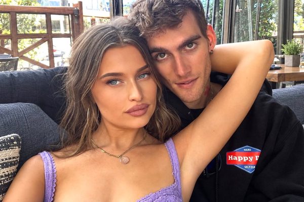 Brooklyn Beckham, Paris Hilton sốc trước cái chết của con trai Cindy Crawford