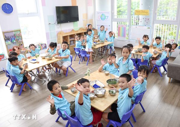 Bữa ăn bán trú ở Hà Nội: Cần giám sát chặt ngay từ đầu năm học