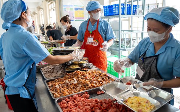 Bữa ăn học đường: Minh bạch từ nguồn cung đến bàn ăn