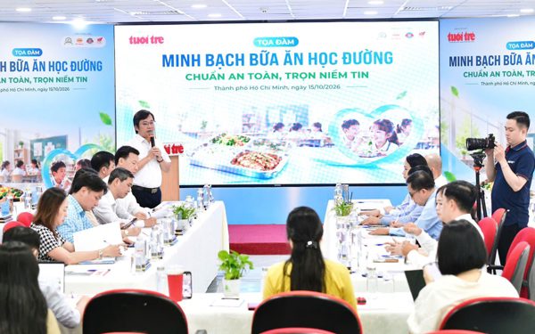 Bữa ăn học đường ở TP.HCM: Làm sao để phụ huynh biết con ăn gì, thực phẩm từ đâu?