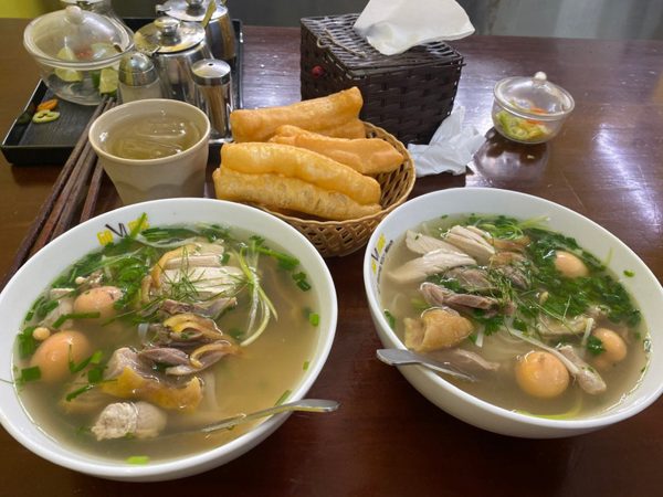 Bữa trưa 30.000 đồng ngày càng khó tìm