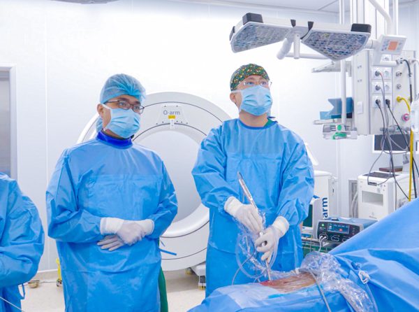 Bước tiến mới mổ tổn thương trượt đốt sống nhờ kỹ thuật nội soi 1 cổng