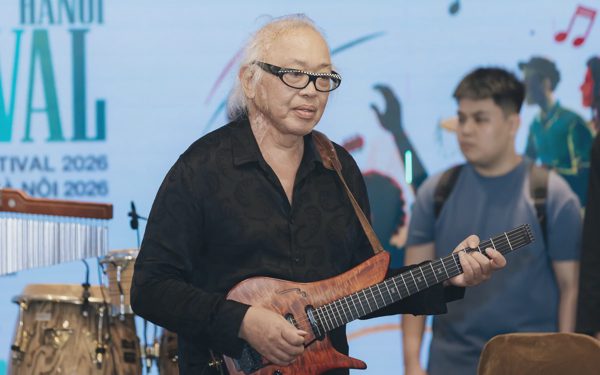 Buổi truyền nghề đặc biệt của nghệ sĩ guitar gốc Việt Nguyên Lê ở Hà Nội