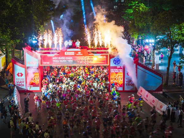 Bứt phá kỷ lục tại giải Marathon Quốc tế Hà Nội Techcombank Mùa thứ 5