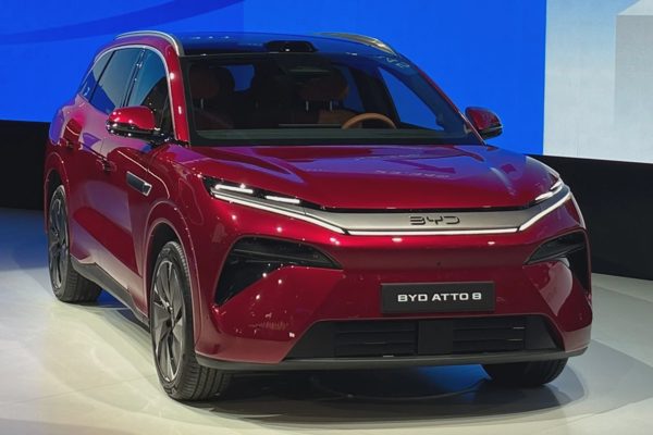 BYD Atto 8 ra mắt thị trường quốc tế, sạc nhanh chỉ trong 9 phút