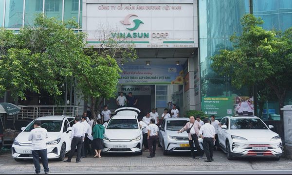 BYD NEG hướng dẫn 200 tài xế Vinasun sử dụng ôtô điện