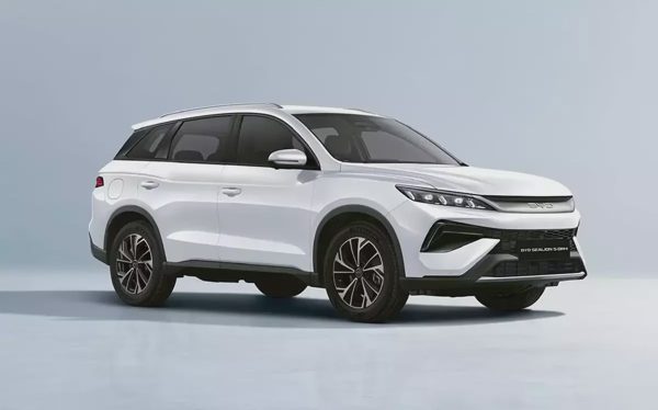 BYD Sealion 5 - xe hybrid sạc ngoài ra mắt khách Việt tháng 10