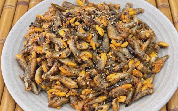 Cá bống trứng kho tiêu, ăn với cơm nóng thì bao sạch nồi