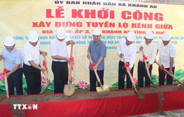 Cà Mau đồng loạt khởi công 19 công trình hạ tầng giao thông nông thôn