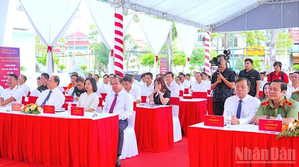 Cà Mau ra mắt Cổng hỗ trợ doanh nghiệp chuyển đổi số, phát động “Toàn dân học tập số”