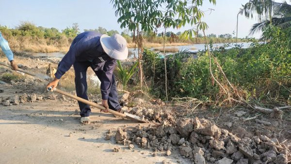 Cà Mau tìm đường thoát khỏi “vòng xoáy” thiếu nước, sụt lún