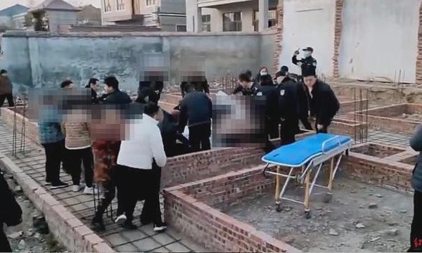 Cả nhà lĩnh án vì dùng 'độc kế' ngăn hàng xóm xây nhà