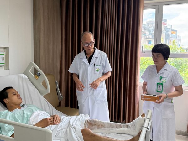 Ca phẫu thuật hy hữu ghép thần kinh bảo quản mang đến cơ hội đi lại cho bệnh nhân